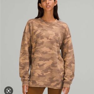 Lululemon Perfectly Oversized Crew
Heritage 365 Camo Beige Multi